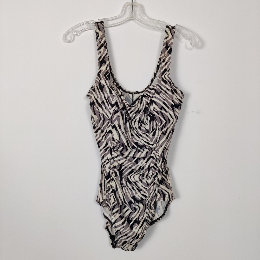 Byron Bay Women's Zebra Print One Piece Swimsuit Size 34D Beach Vacation Resort
